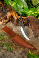 Prähistorisches Messer mit gedrehtem Griff, halb scharf