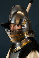 Tudor burgonet met falling buffe, 1.3 mm