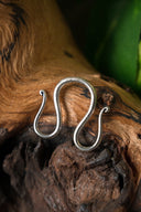 Crochet à bijoux grand, en bronze argenté