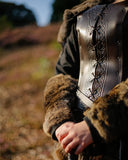 Armschutz Torstein aus Fell, braun