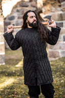 Średniowieczny gambeson, czarny