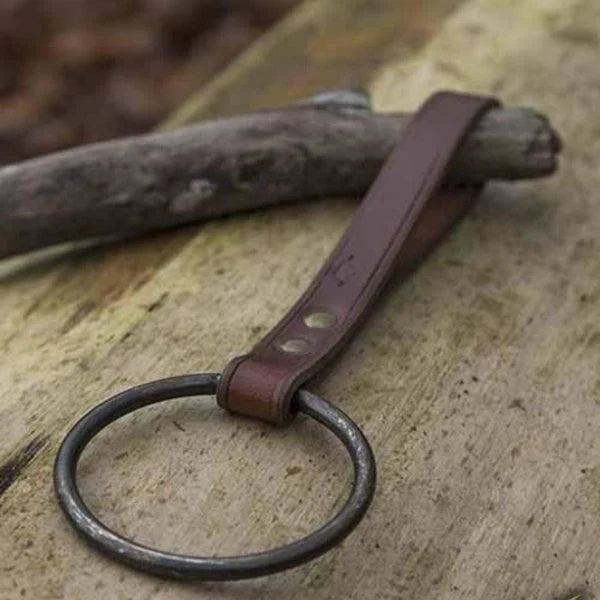 Leren riemhouder voor een bijl