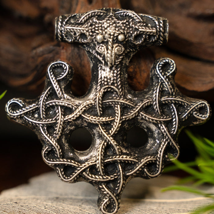 Keltische broche en andere historische sieraden