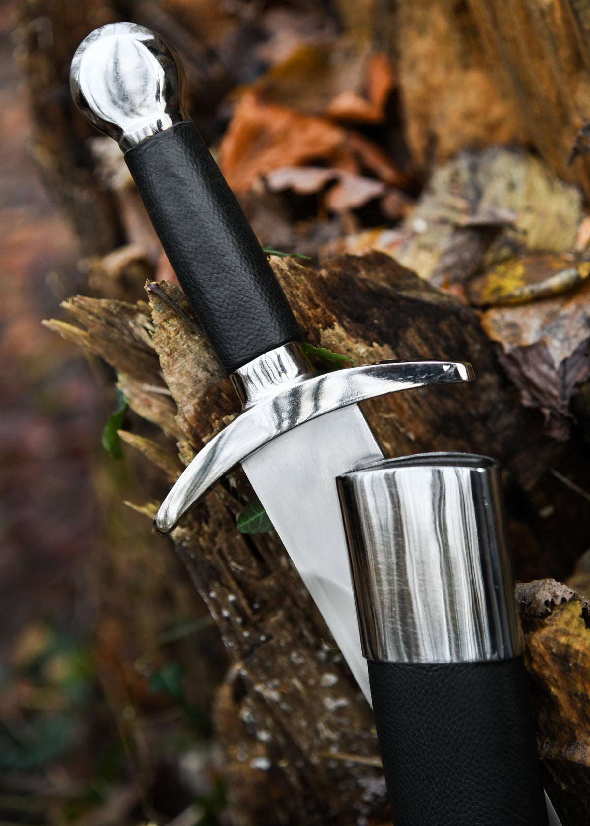 Daga quillon medievale, semi-affilata