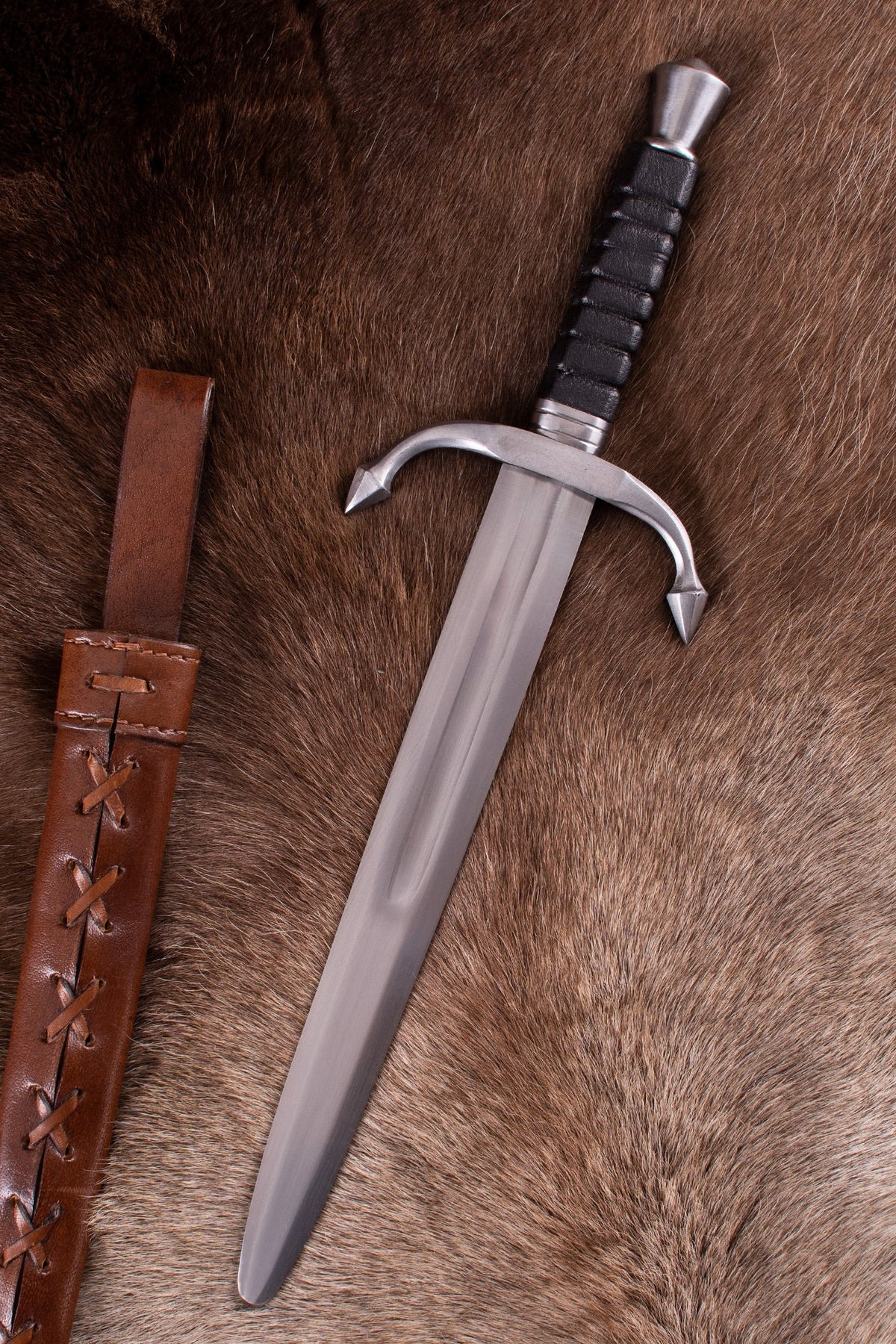 Renaissance Main Gauche, halb scharf