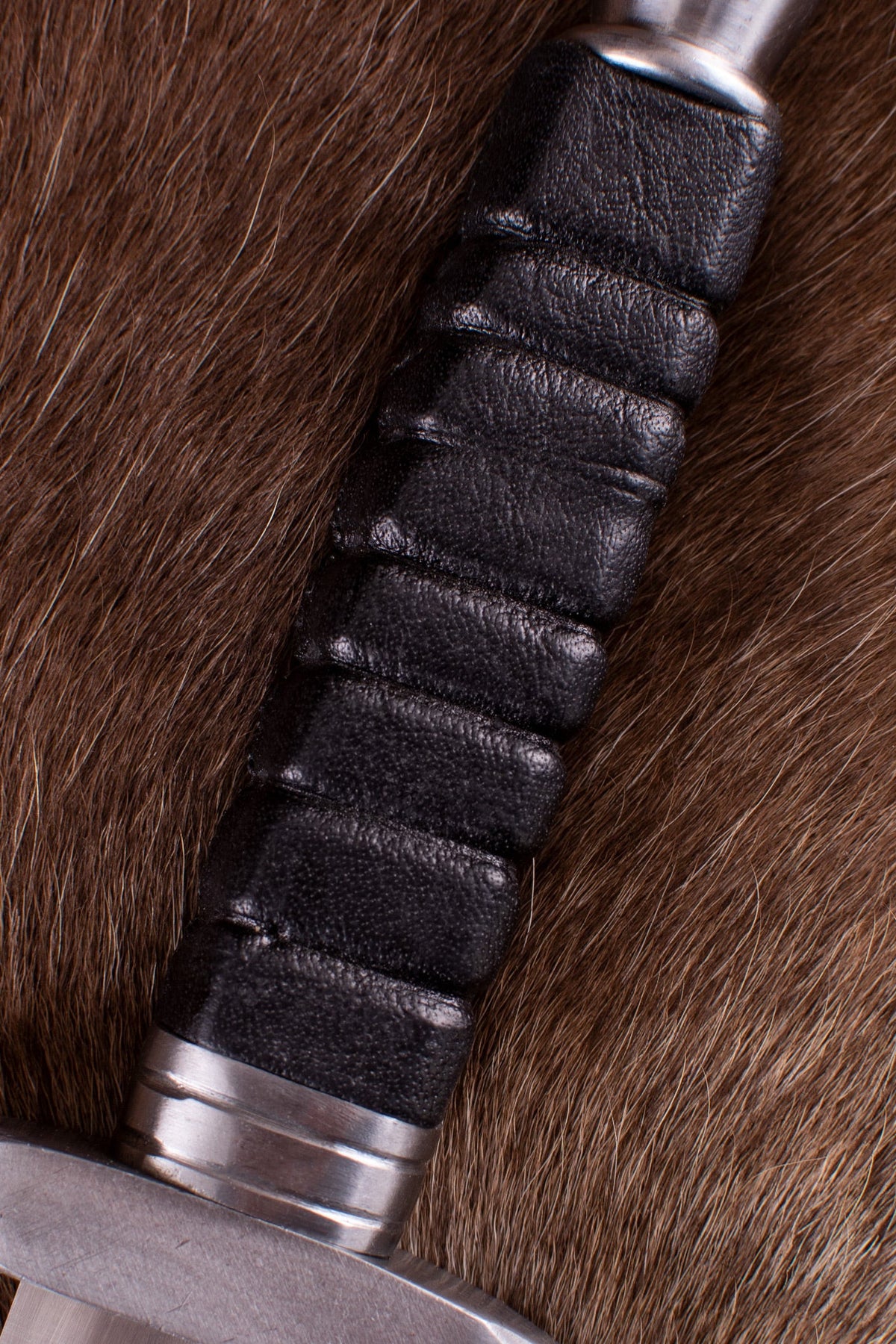 Renaissance Main Gauche, halb scharf