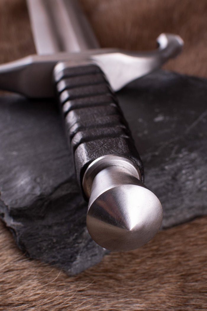 Renaissance Main Gauche, halb scharf