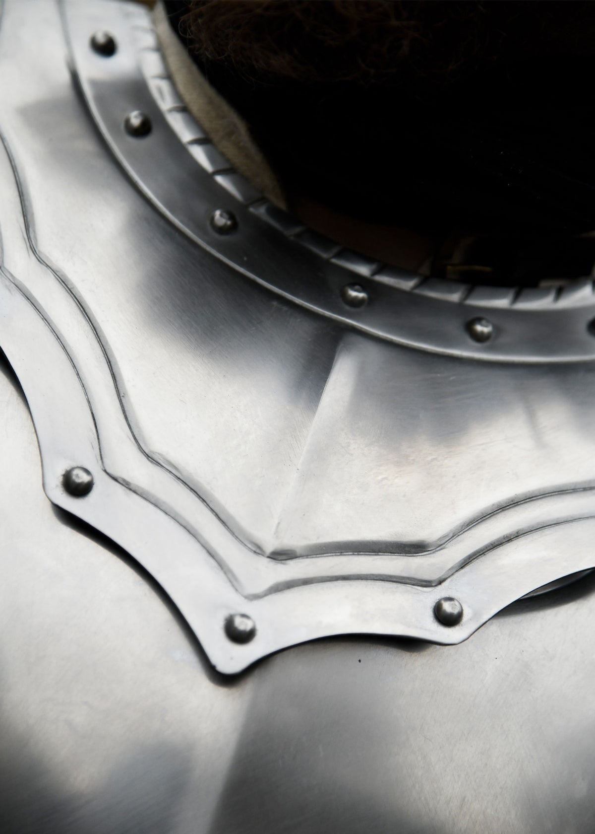 Gotika gorget nošena