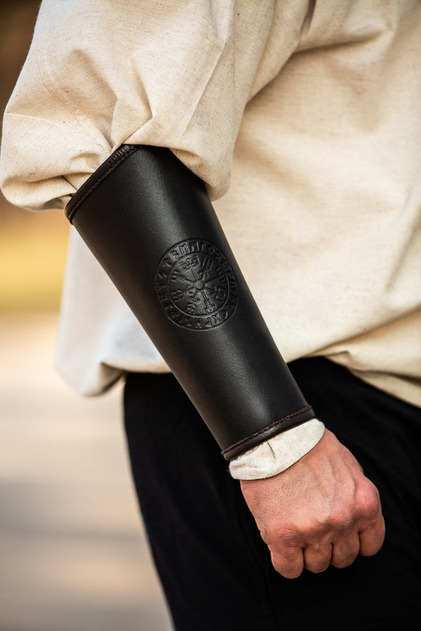 Vegvisir lærbrachter, underarmbeskyttere, svart