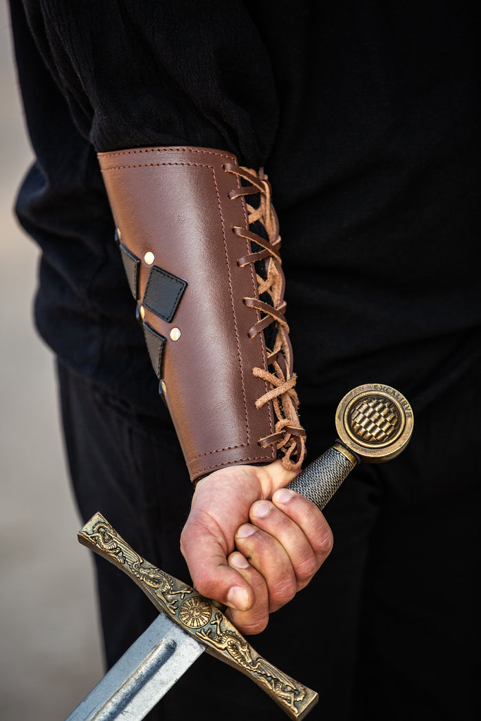 Brassards en cuir Pius, canons d'avant-bras, brun