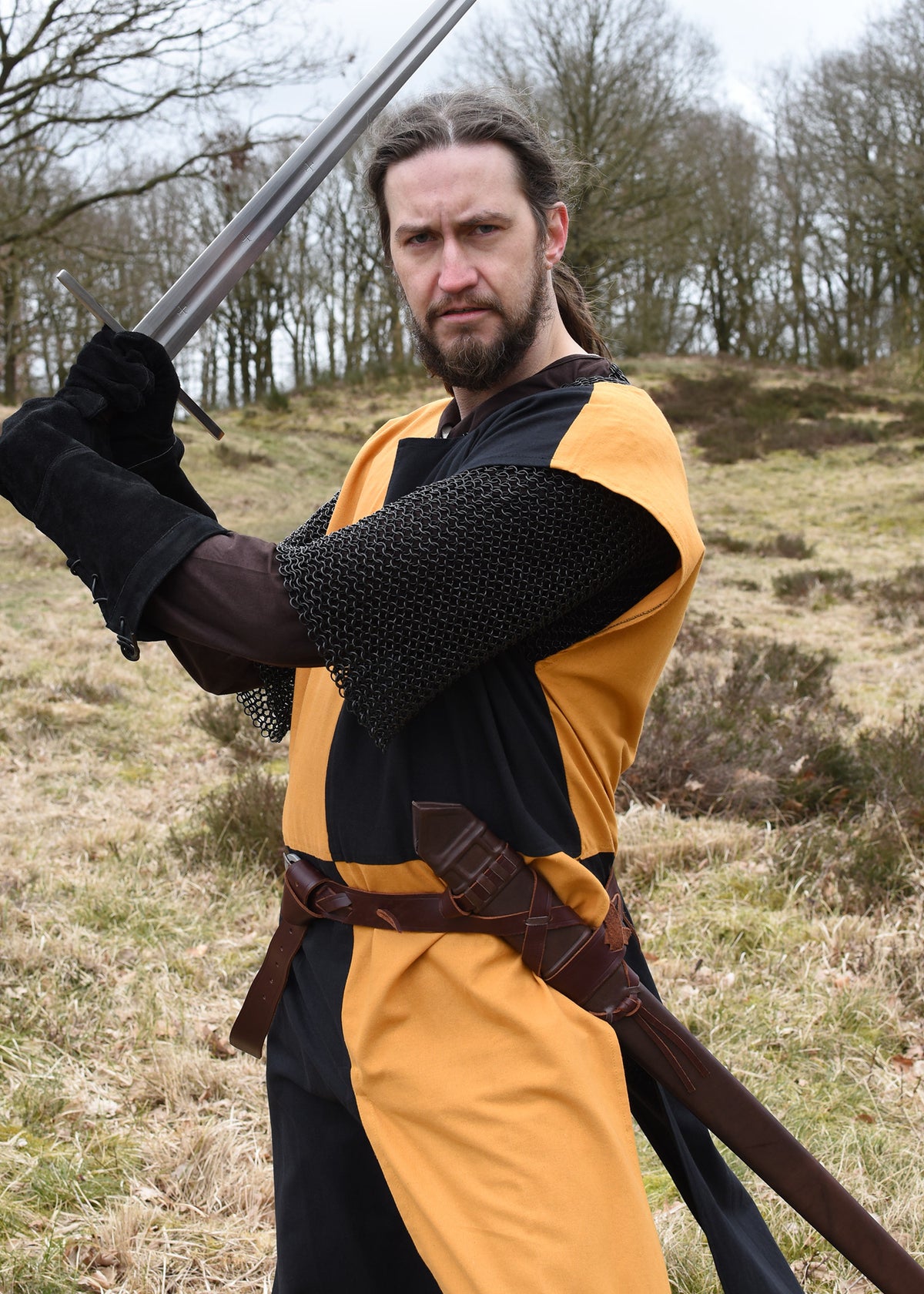 Middeleeuws overkleed Rodrick, oranje-zwart