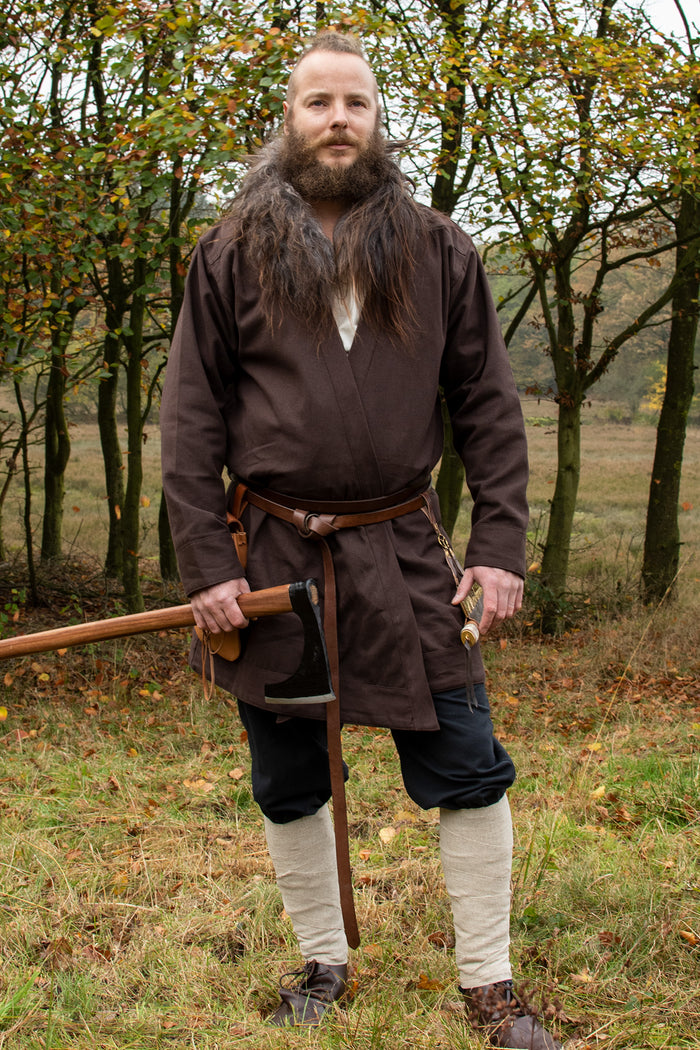 Caftán altomedieval Njord, marrón