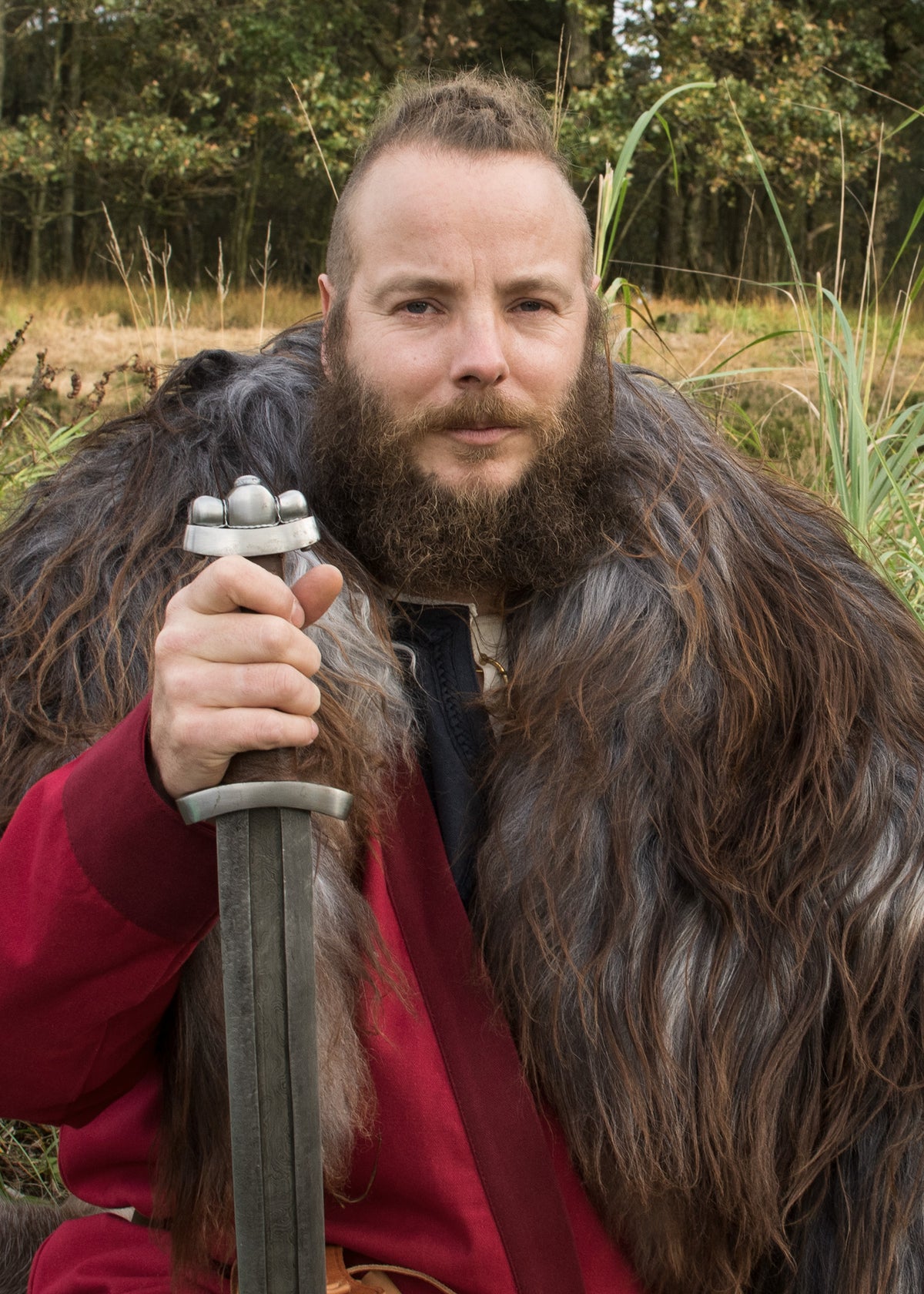 Wczesnośredniowieczny kaftan Njord, czerwony