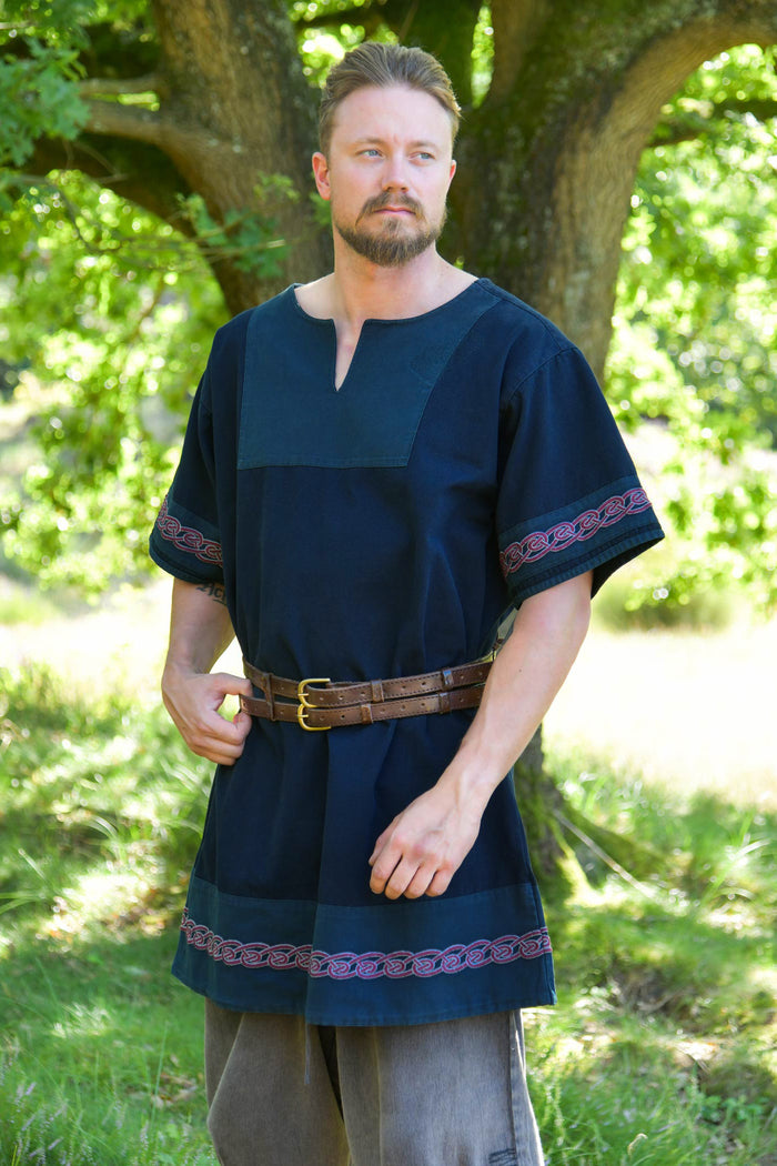 Tuniek Egil met borduurwerk, blauw