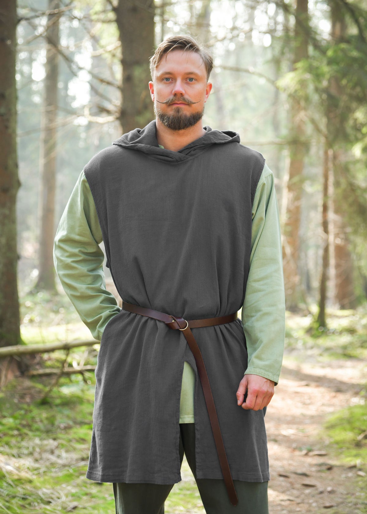 Garnache Malric met kap, grijs