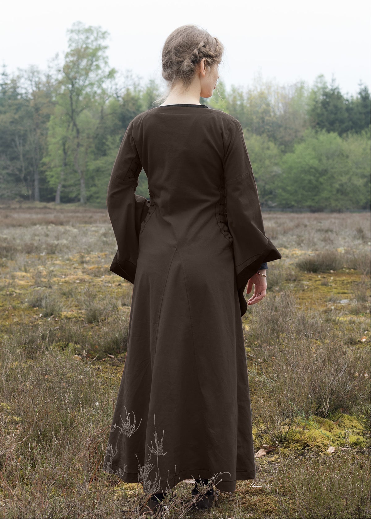 Middeleeuwse bliaut Amal, bruin