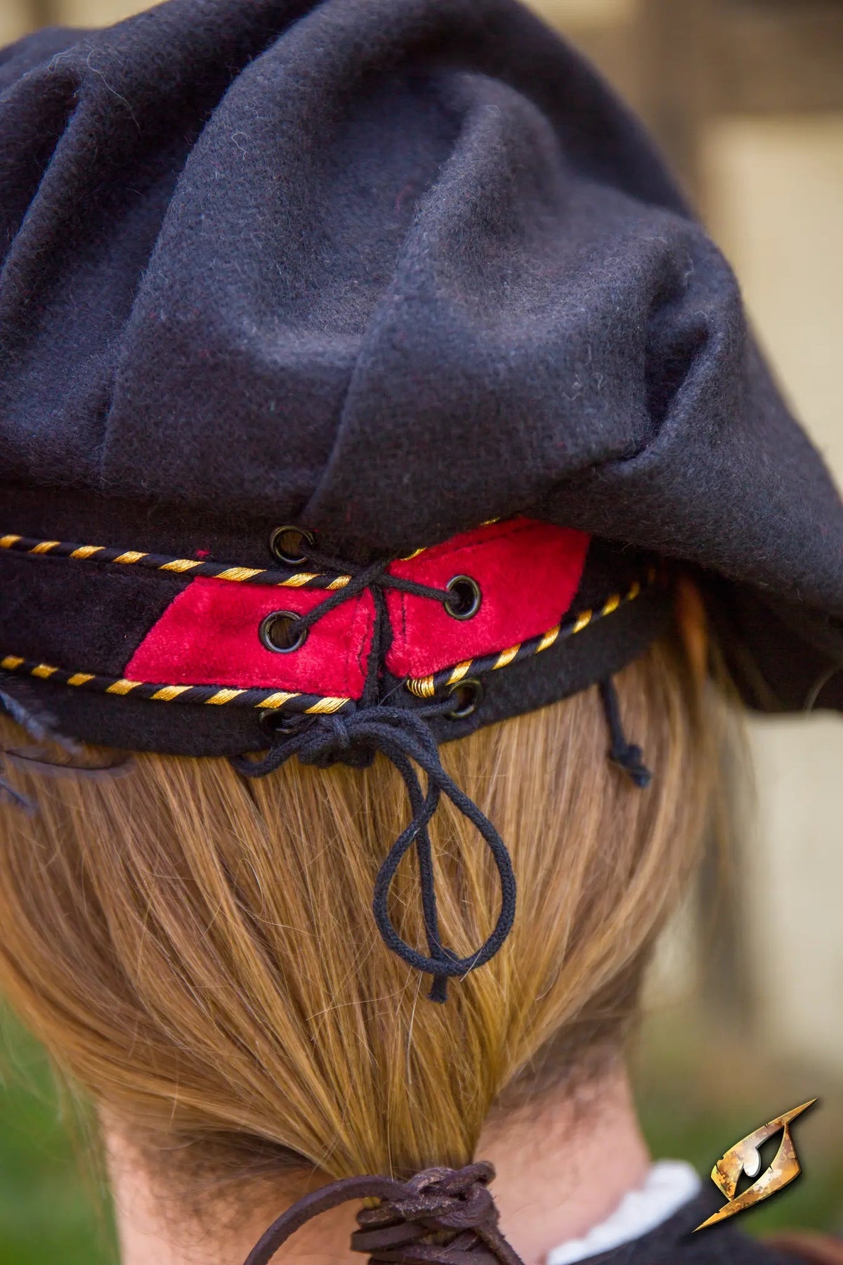 Renaissance beret, wool blend, red-green-black