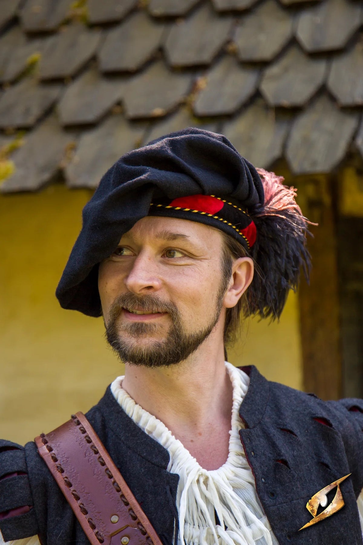 Renessanse beret, ullblanding, sort-rød
