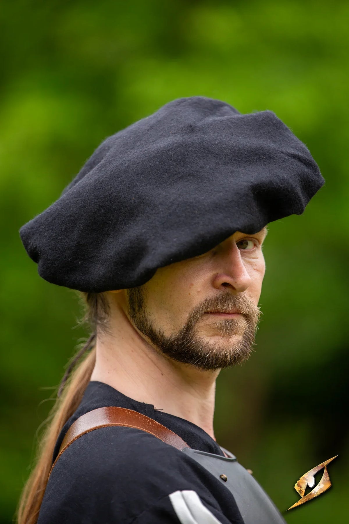 Renaissance baret, wolmix, rood-groen-zwart