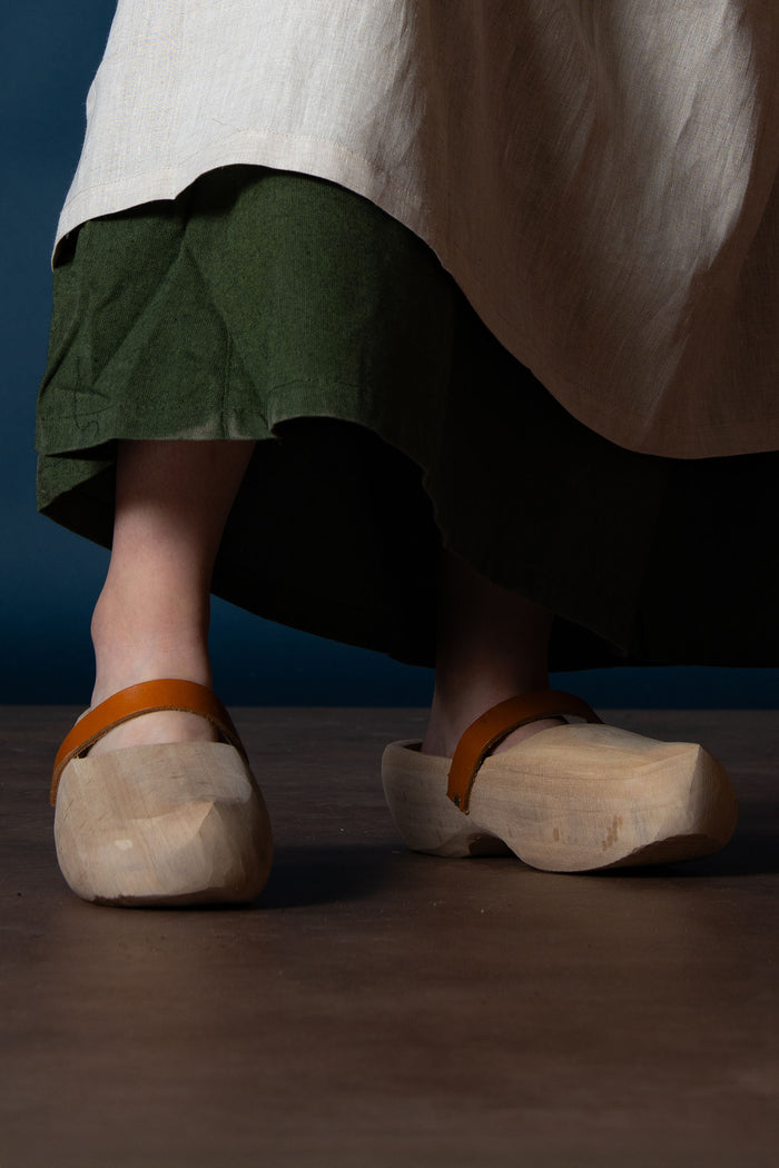 Clogs with leather band