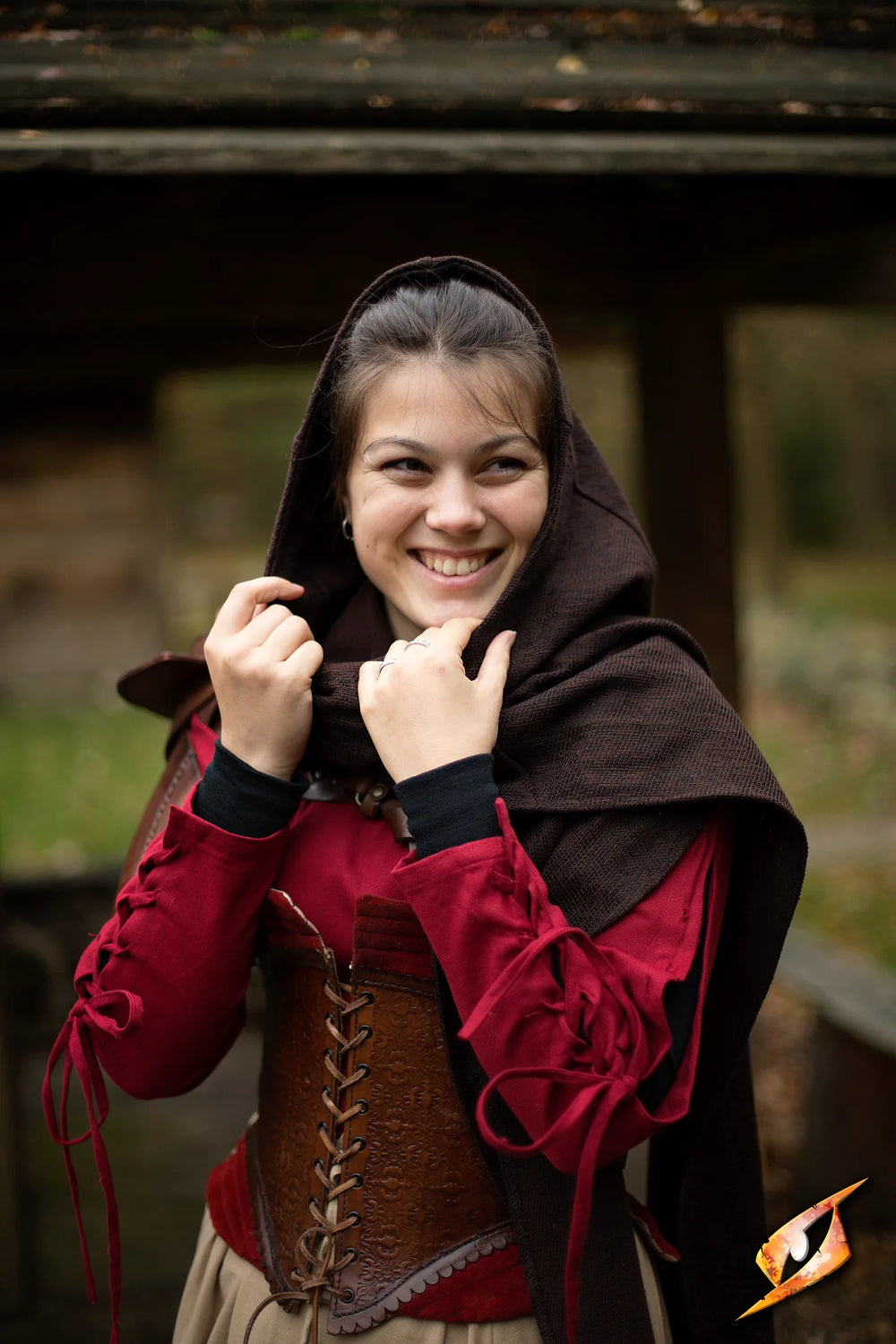 Kapuce Assassins Creed, brūna