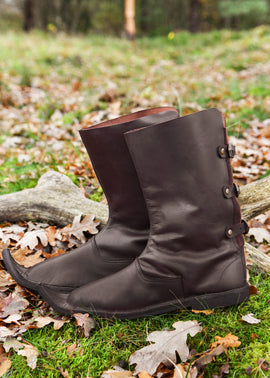 Poulaines, médiévales, brun