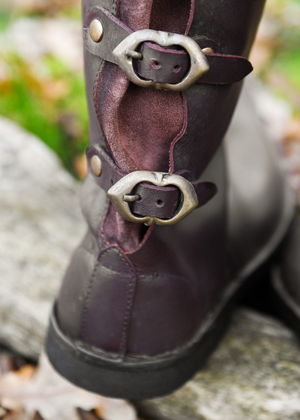 Poulaines, middeleeuws, bruin