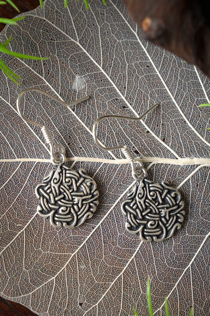 Orecchini con nodo vichingo, bronzo argentato