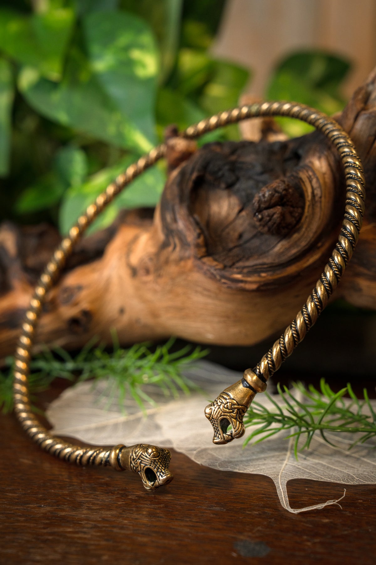 Vikingatorc Oseberg, brons