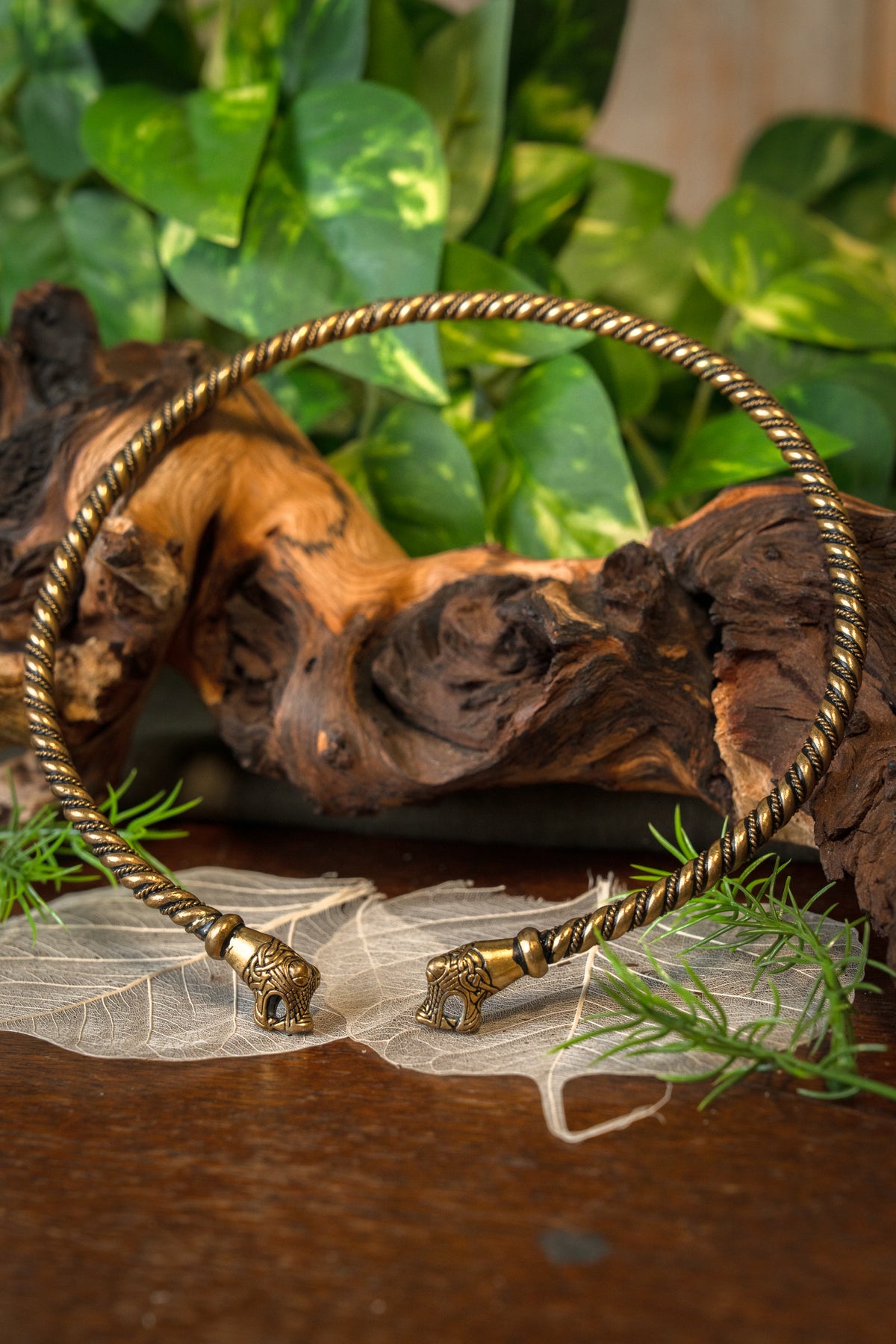 Vikingatorc Oseberg, brons