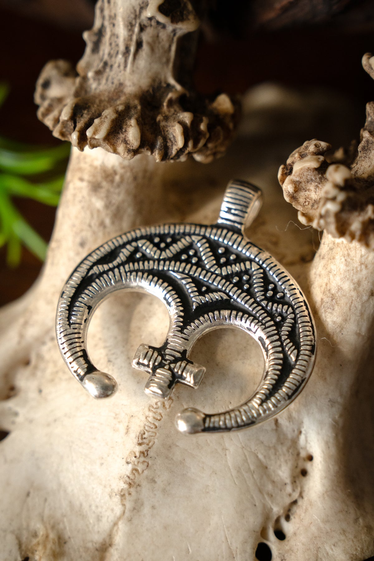 Amuleto Lunula Eslavo Birka, bronce plateado