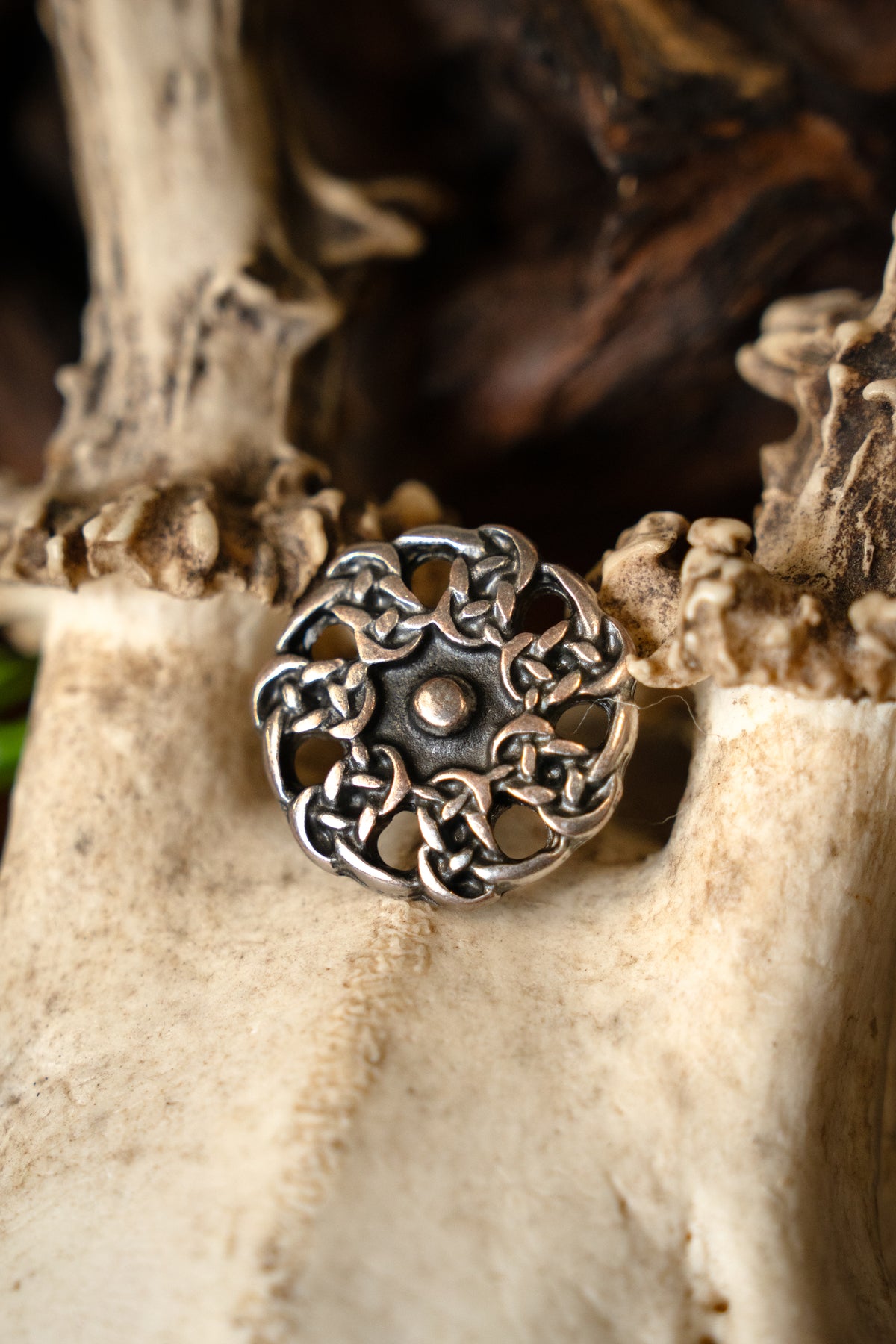 Boutons du haut Moyen Âge, lot de cinq pièces, argentés