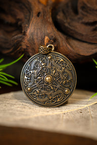 Viking shield amulet Gotland, bronze