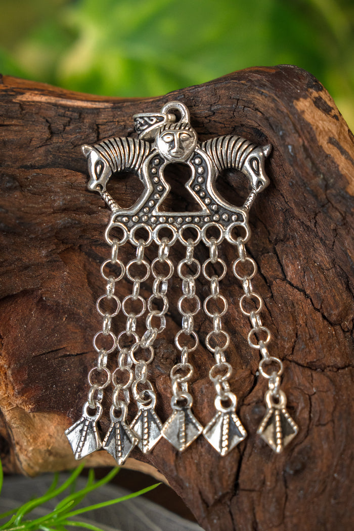 Adorno vikingo de caballo Staraja Ladoga, bronce plateado
