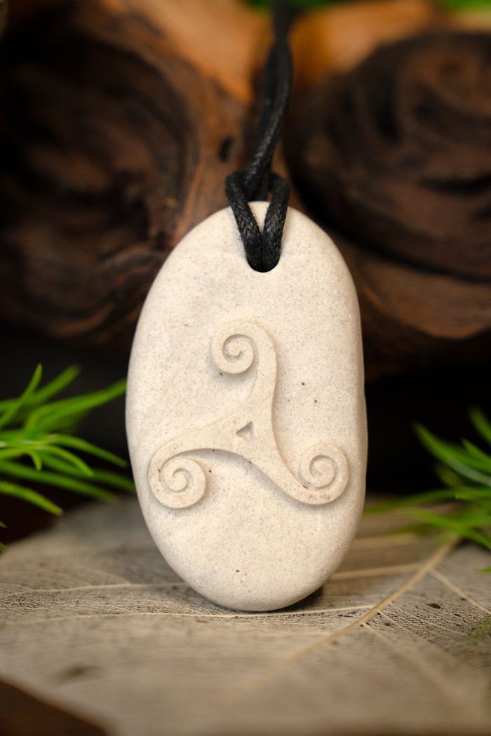 Pingente triquetra celta, pedra