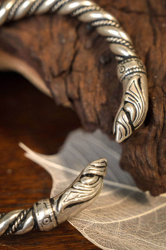 Wikinger Rabenarmband, versilberte Bronze