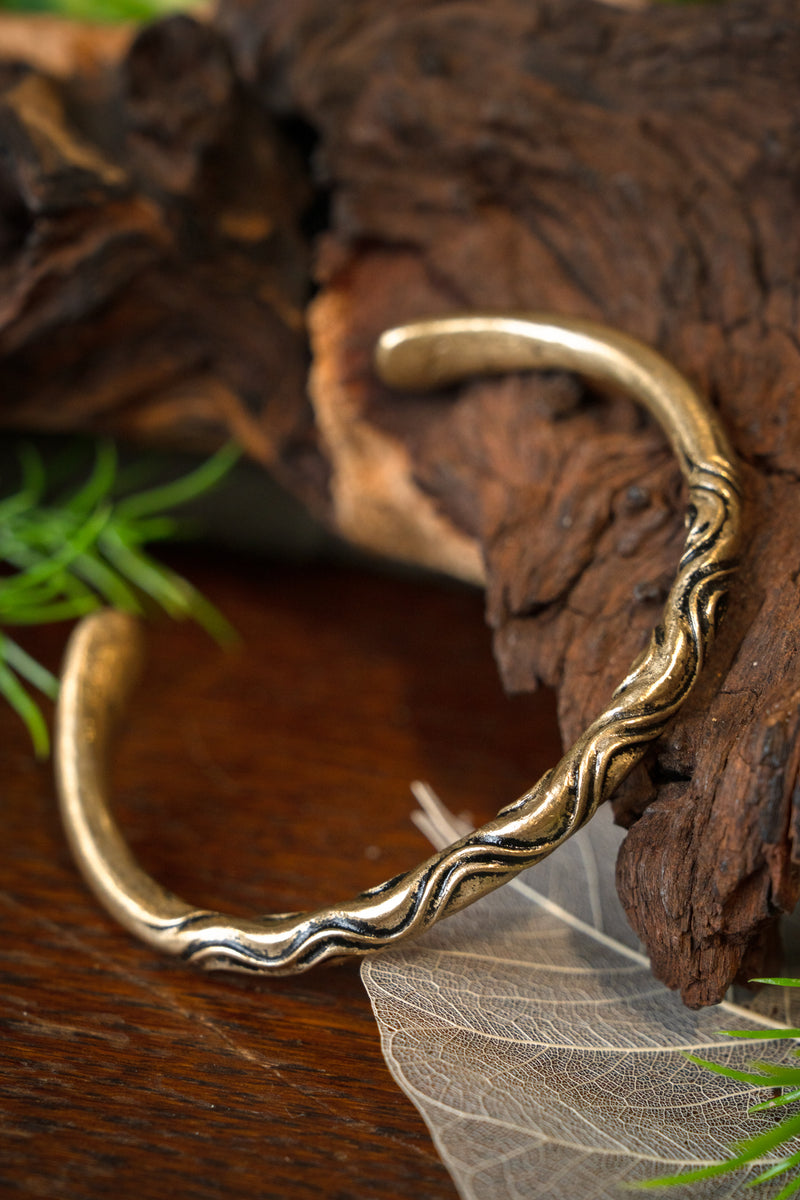 Vikingaarmband sog, brons