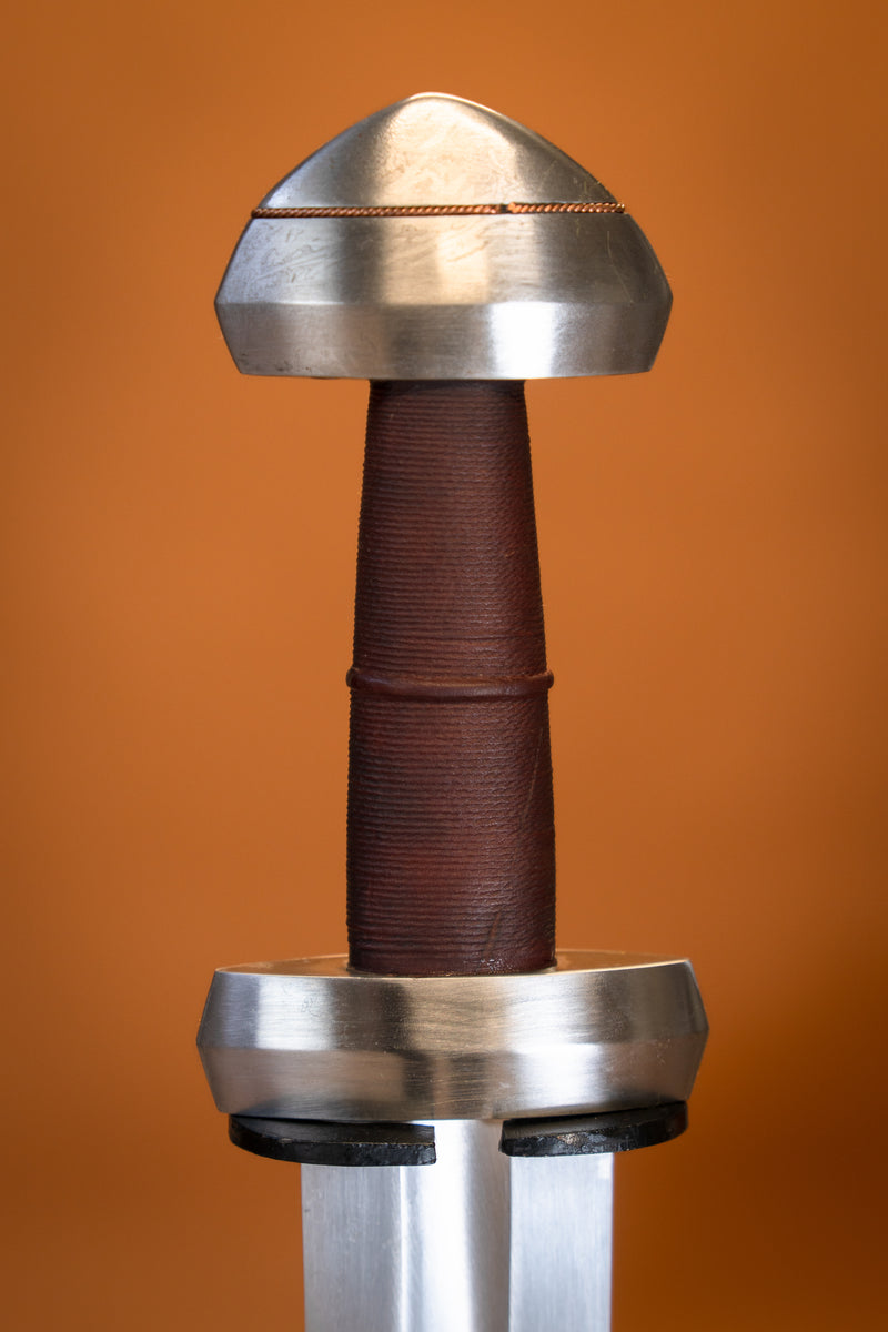 Espada vikinga tipo H, semi-afilada