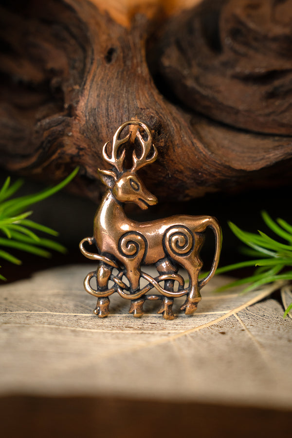 Pendant Celtic stag, bronze