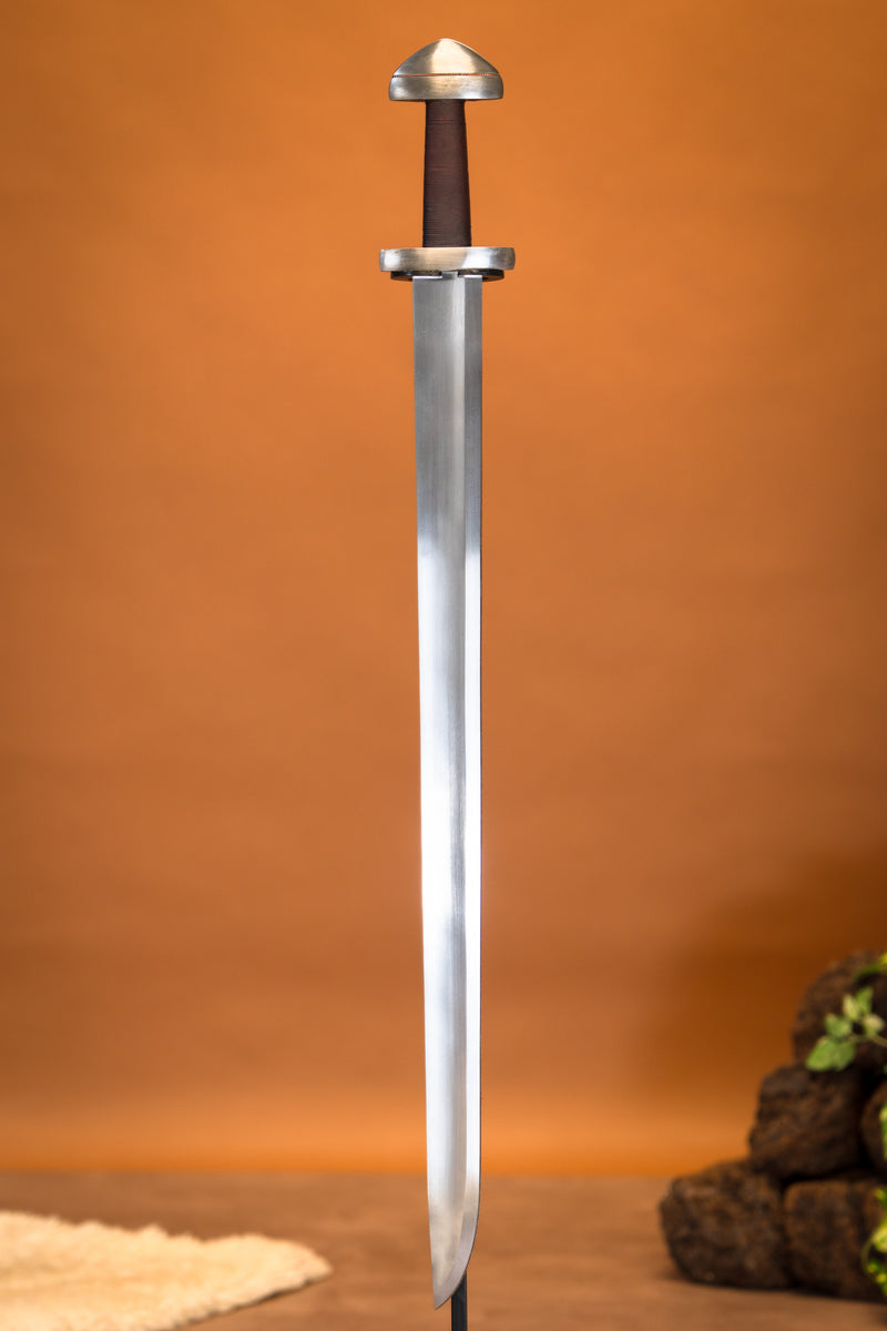 Espada vikinga tipo H, hoja de un solo filo, semi-afilada