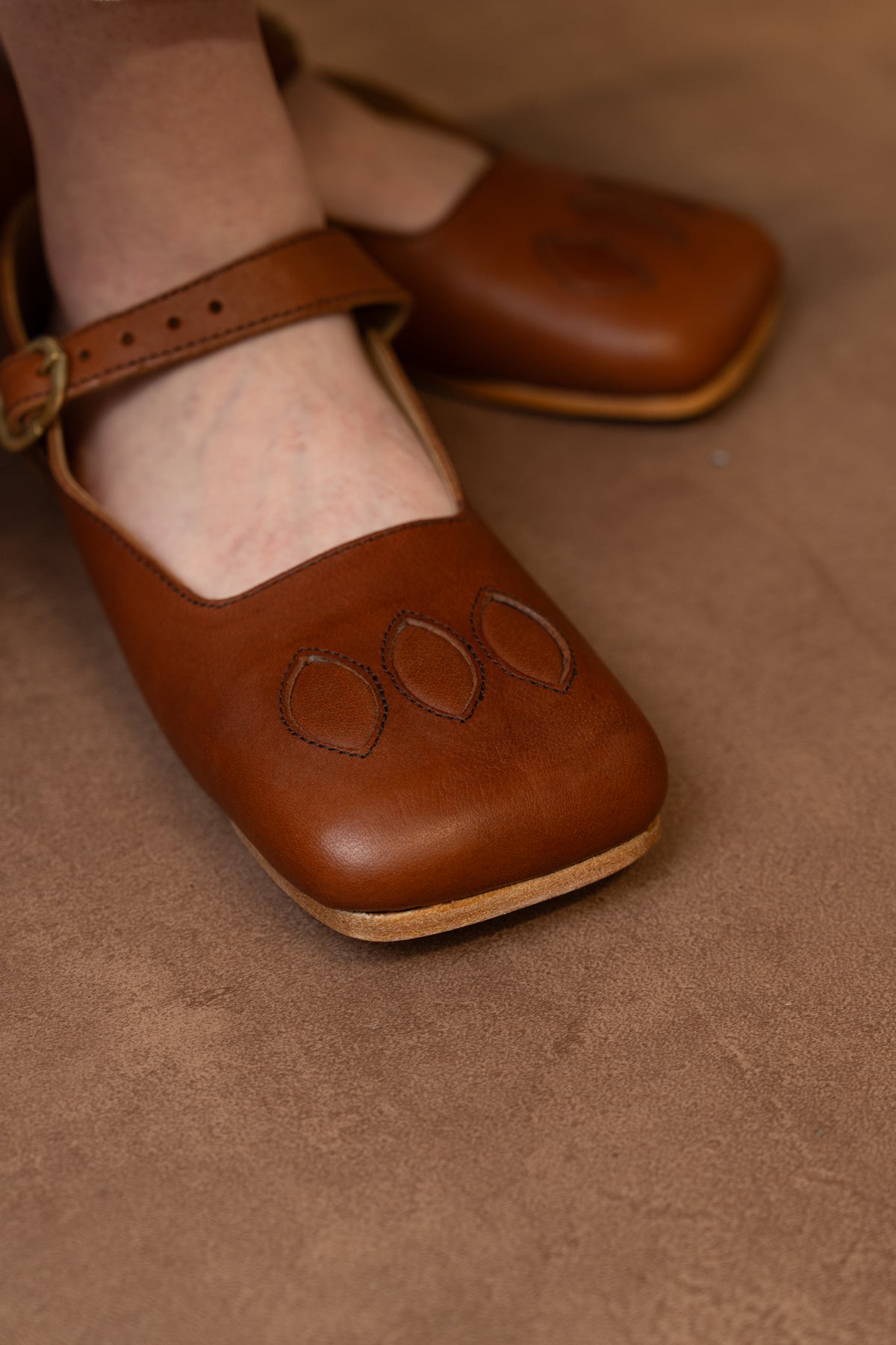 Duckbill shoes, 16th century, brown