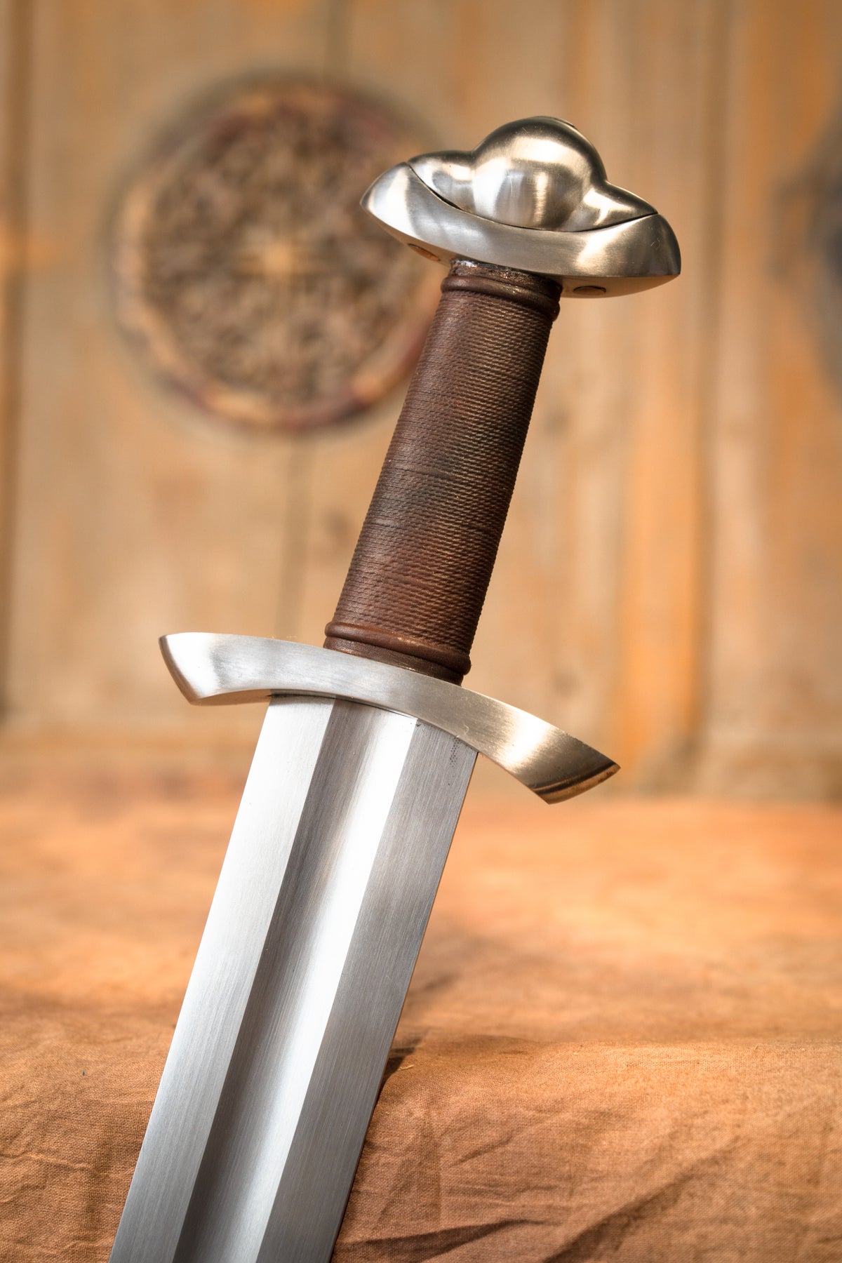 Viking sword Petersen type S, three lobed, semi-sharp