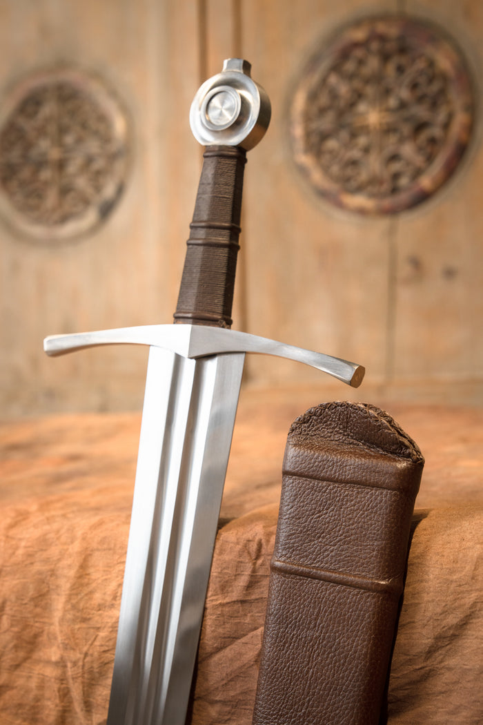 Middelalderligt sværd Oakeshott type XIV, halvskarpt