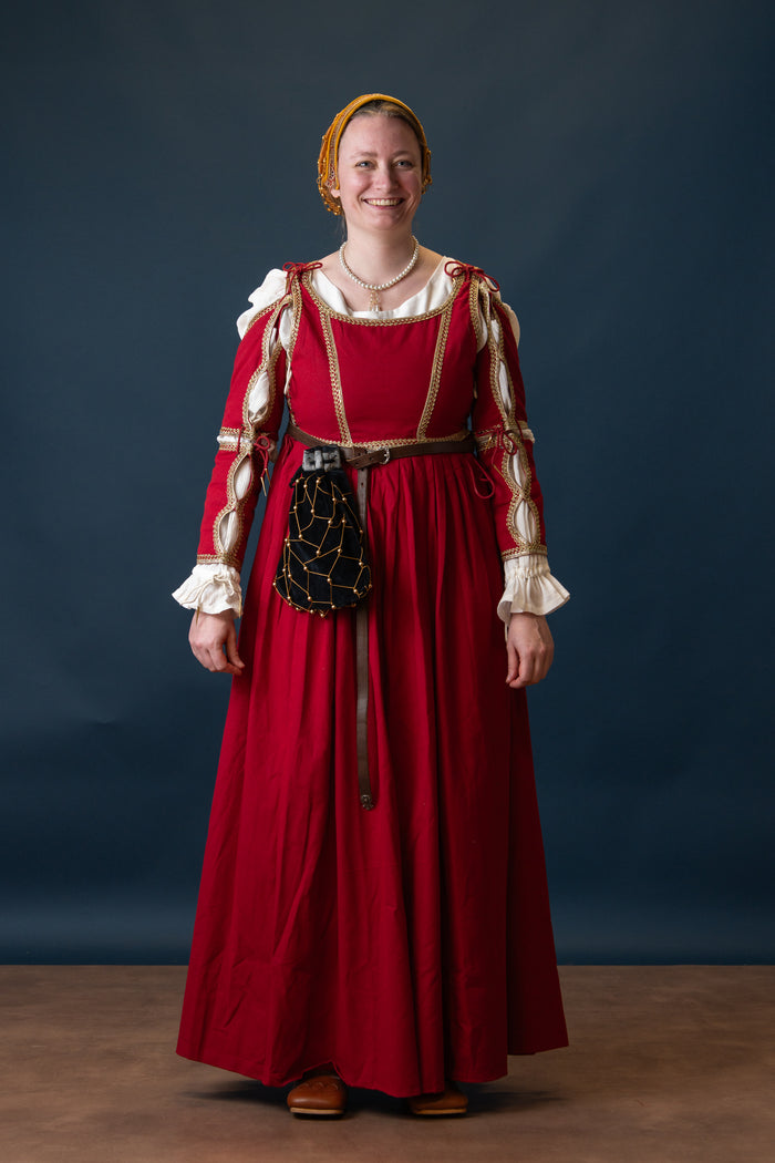 Italian gamurra, late 15th century, red