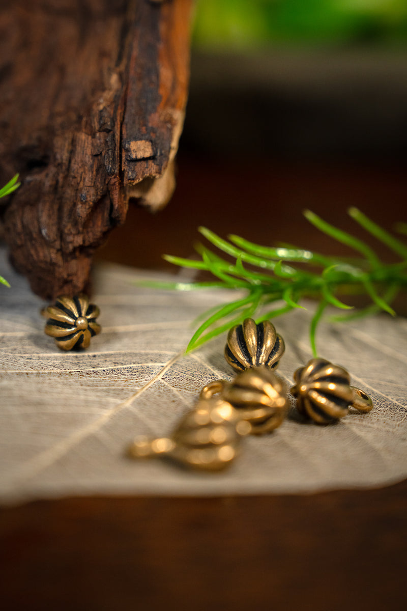 Boutons médiévaux Tver, ensemble de cinq pièces, bronze