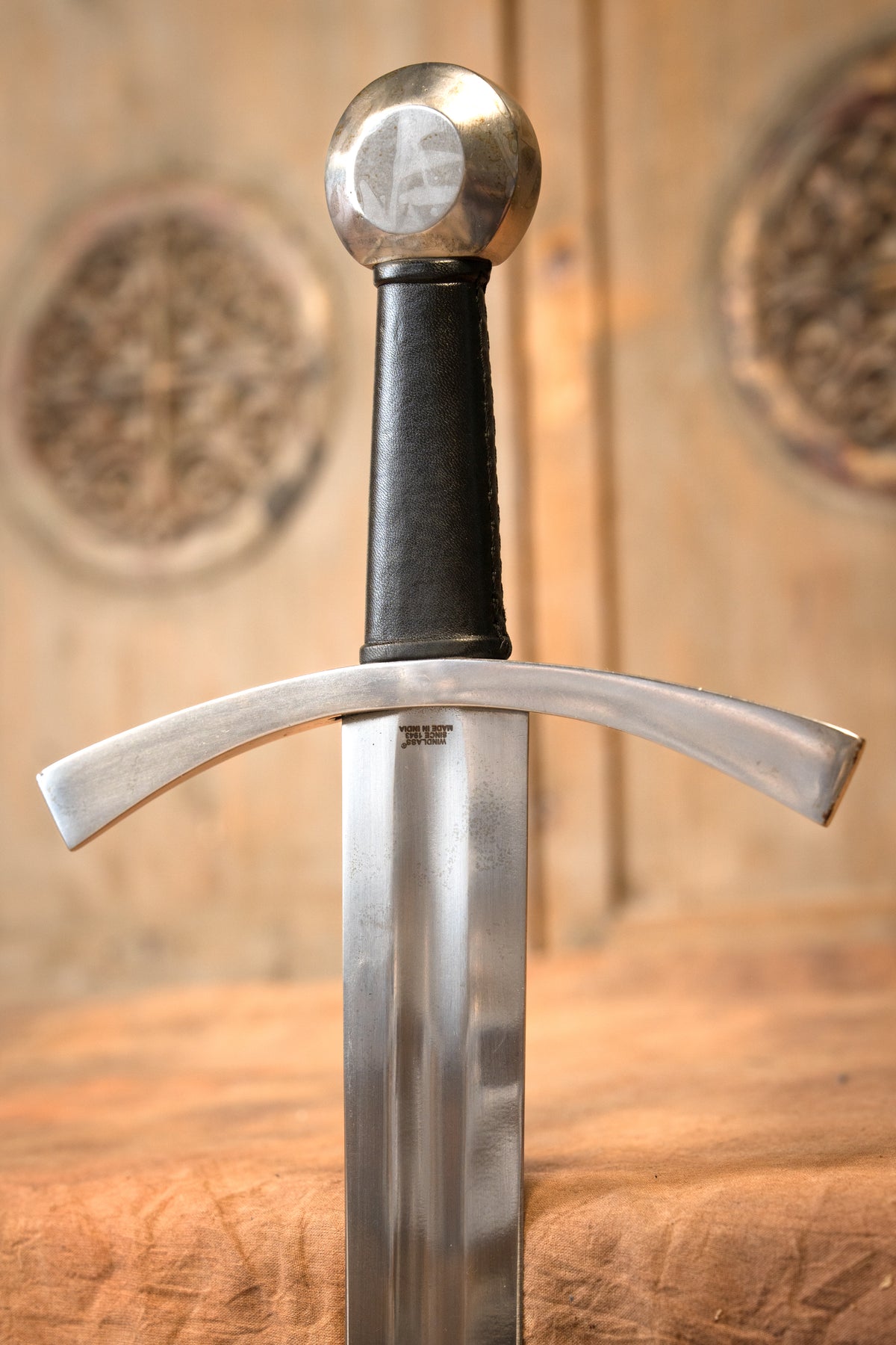 Middeleeuws zwaard Oakeshott type X, semi-scherp