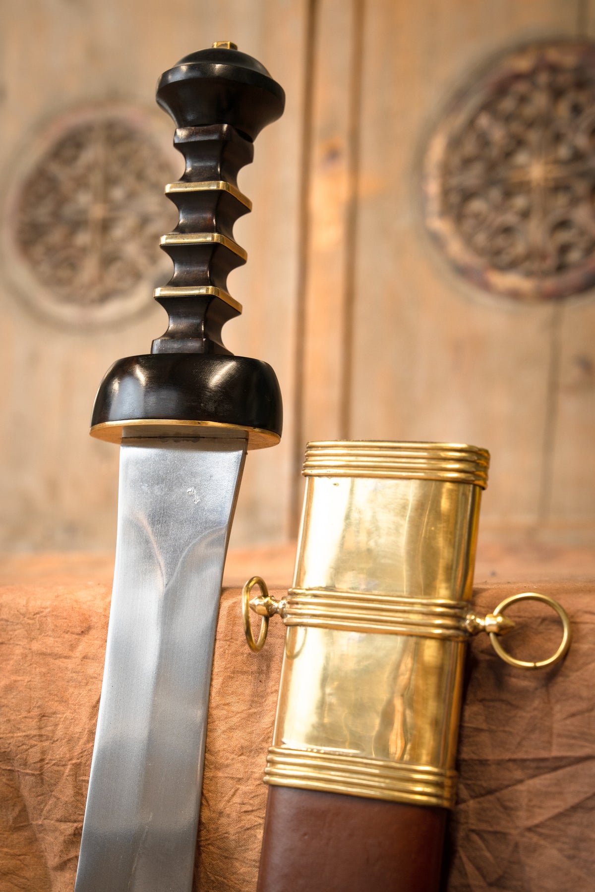 Gladius romano tipo Mainz, semi-afilado