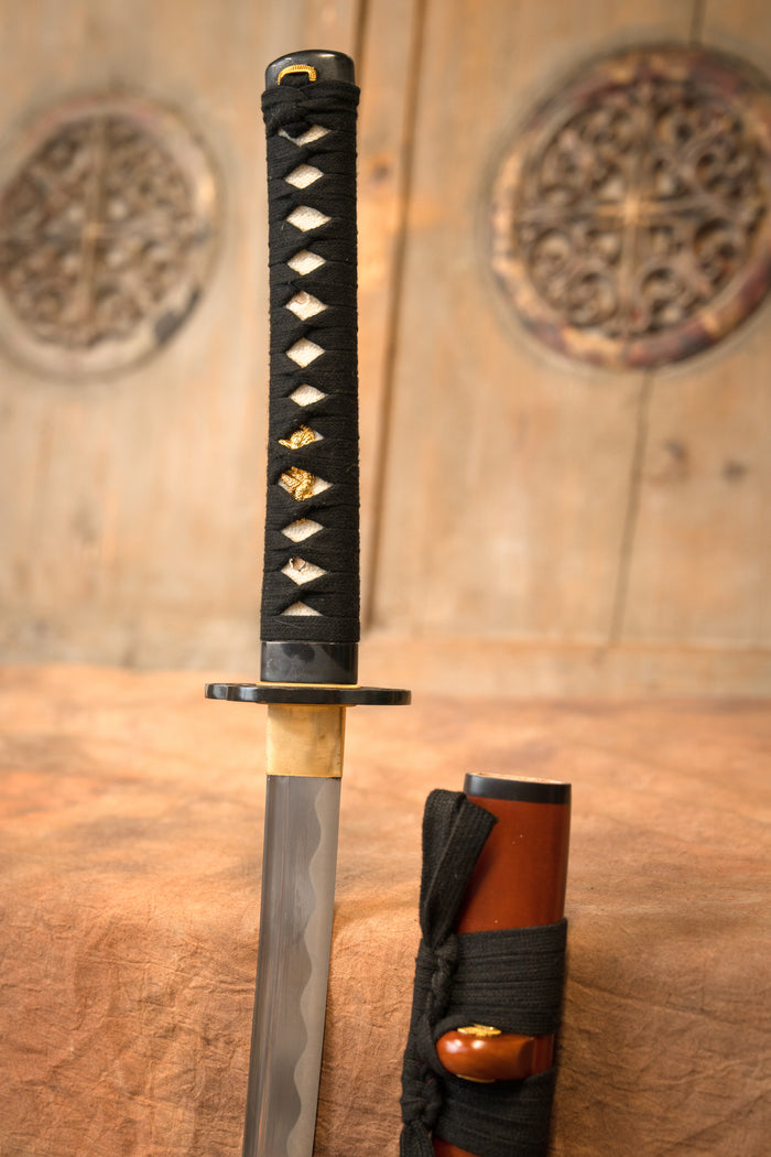 Red wood iaito wakizashi, blunt (battle-ready)