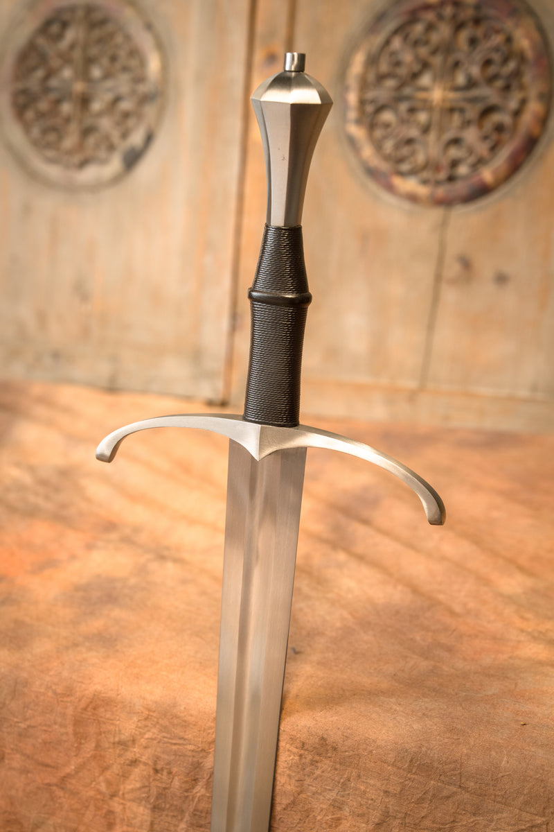 Miecz bastardowy Towton, półostry