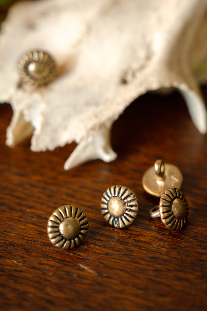 Bronzen knopen 1450-1600, set van vijf stuks